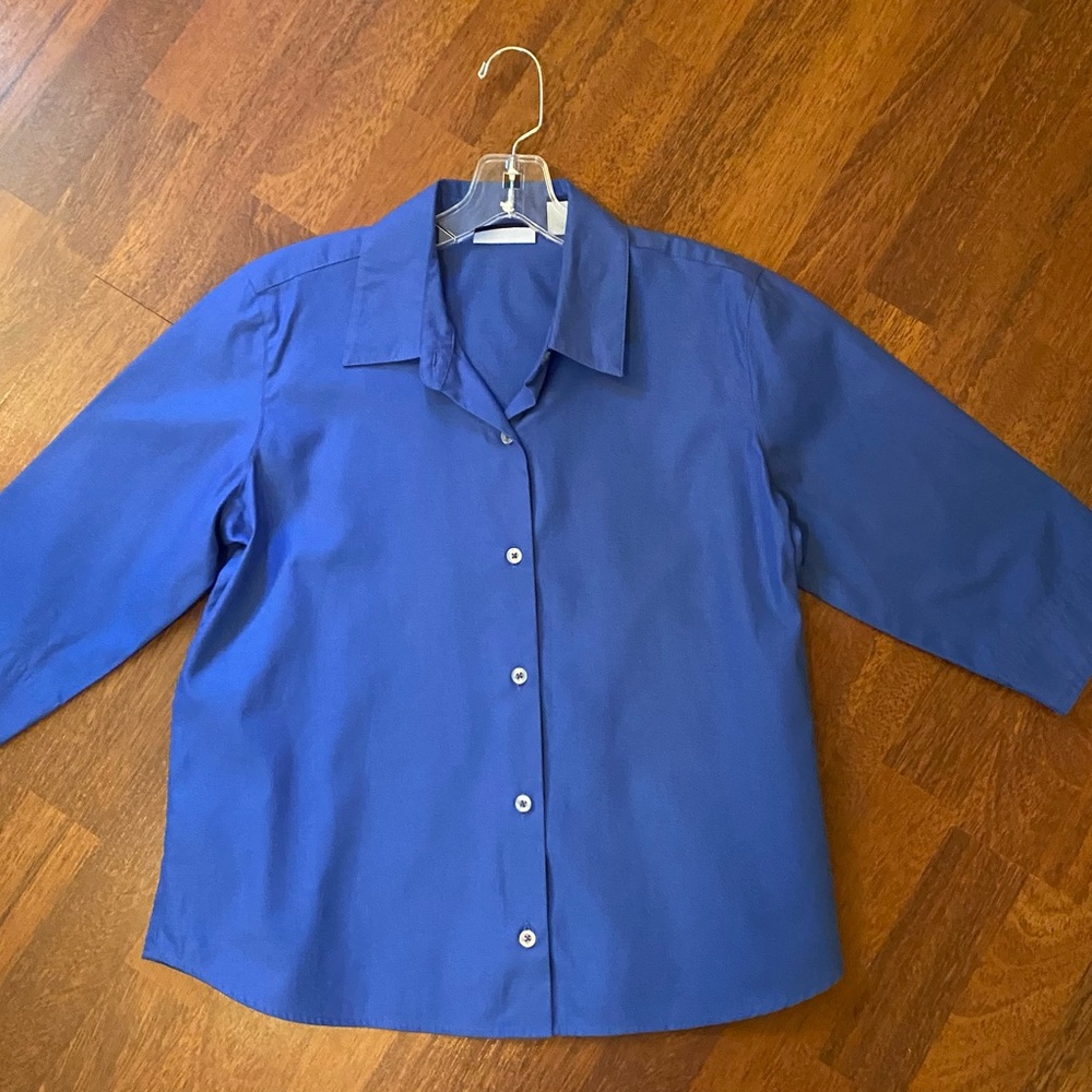 LizSport Medium Petite stretch rich blue button down shirt